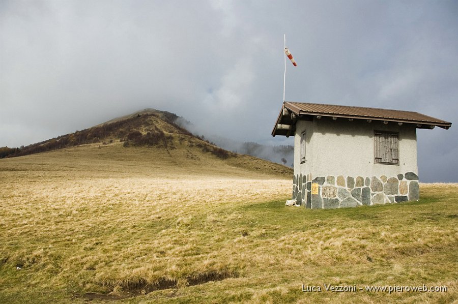 03-LA LIEVE PENDENZA DEL MONTE MUGGIO.jpg